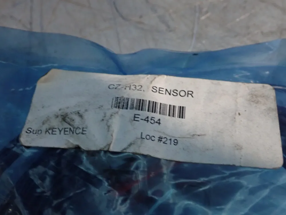 Keyence Optic Sensor - Cz-h32