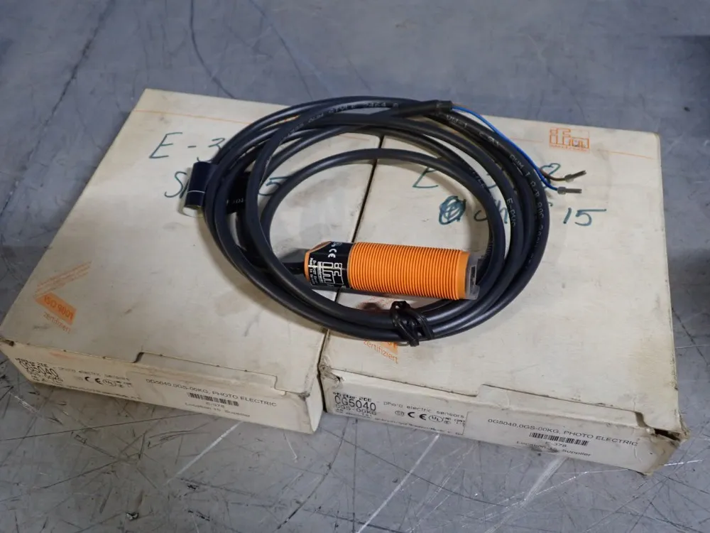 Ifm Lot Of 2 Photoelectric Sensor - Ogs-ookg