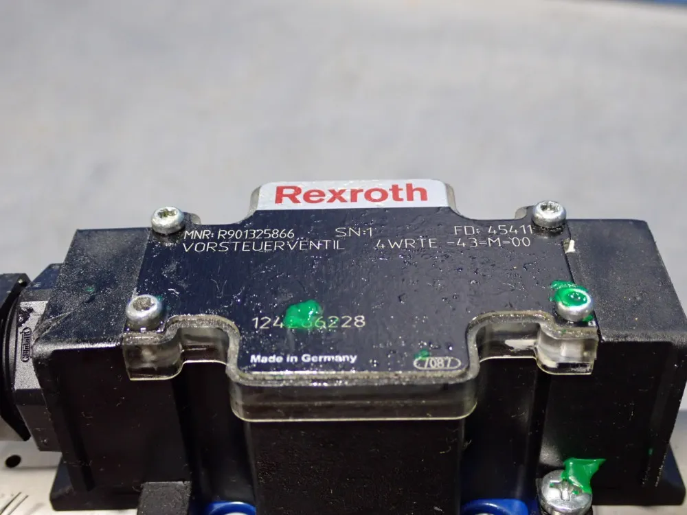 Rexroth Directional Hydraulic Valve - R900757494