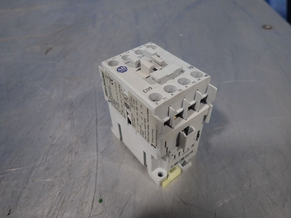 Allen Bradley Contactor - 100-c09d10