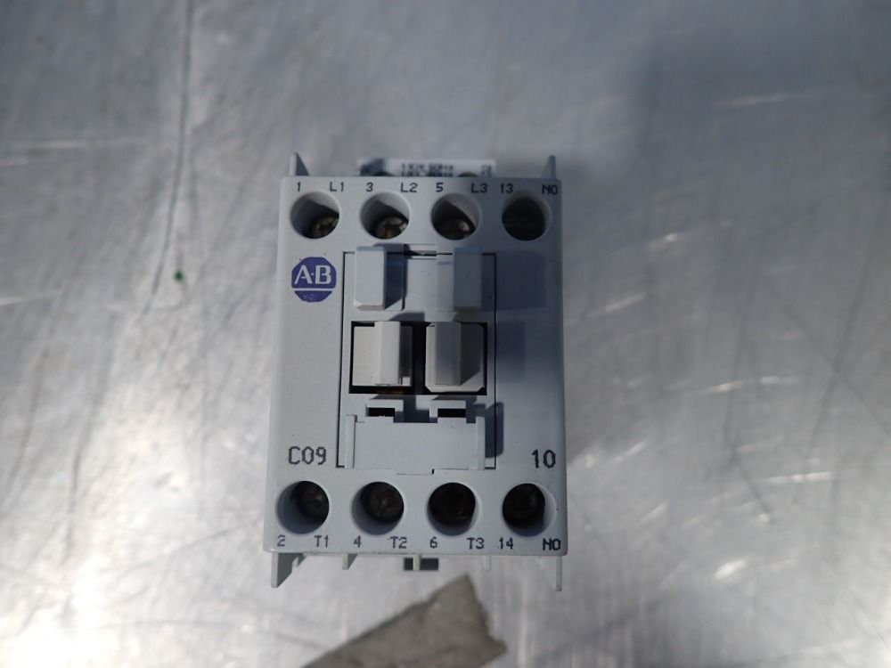 Allen Bradley Contactor - 100-c09d10