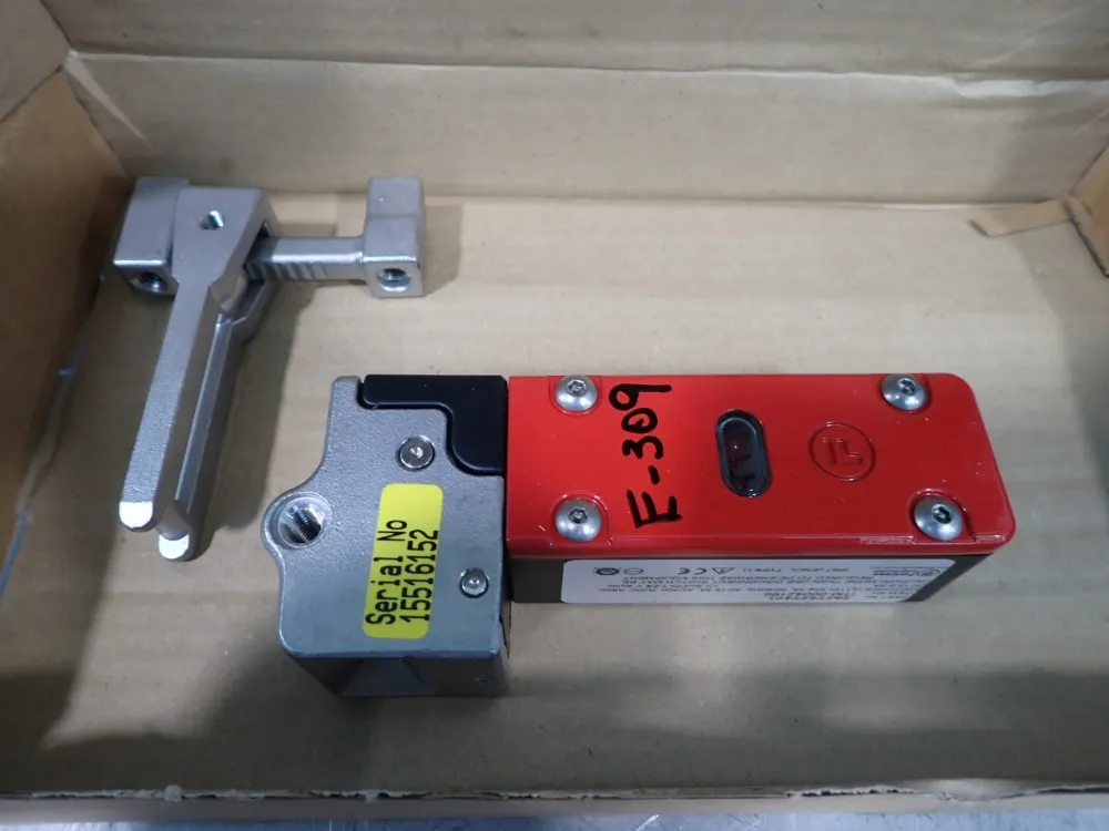 Fortress Interlocks Safety Interlock Switch - Itm-00042166