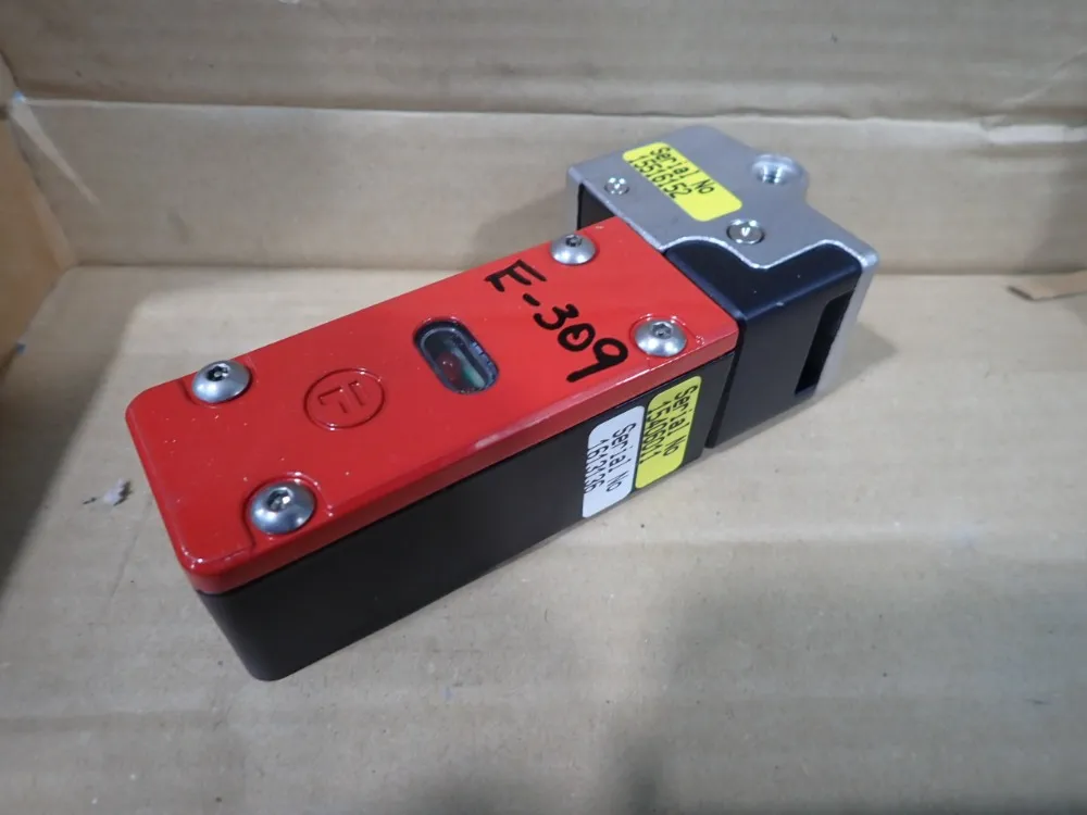 Fortress Interlocks Safety Interlock Switch - Itm-00042166