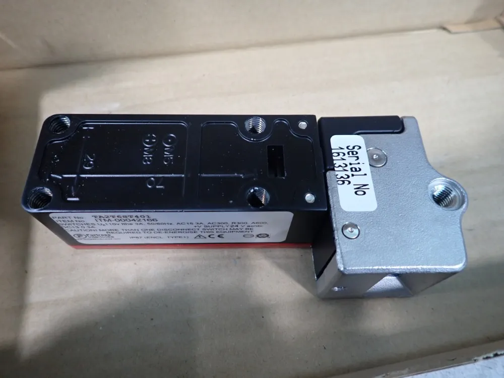 Fortress Interlocks Safety Interlock Switch - Itm-00042166