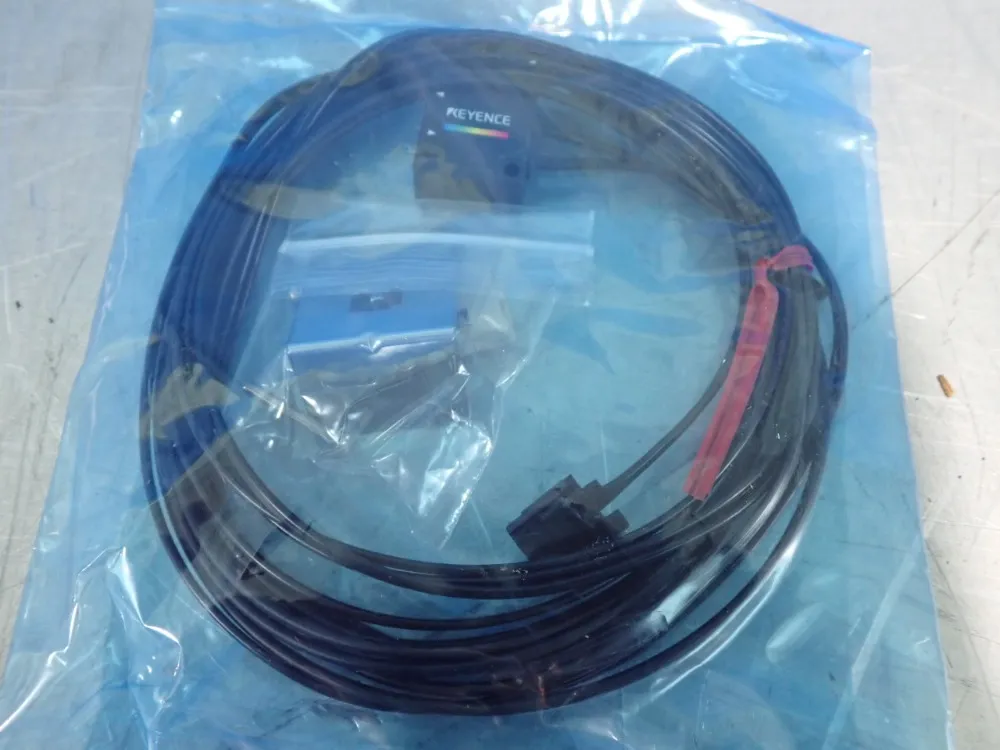 Keyence Lot Of 2 Sensor Head - Cz-h35s