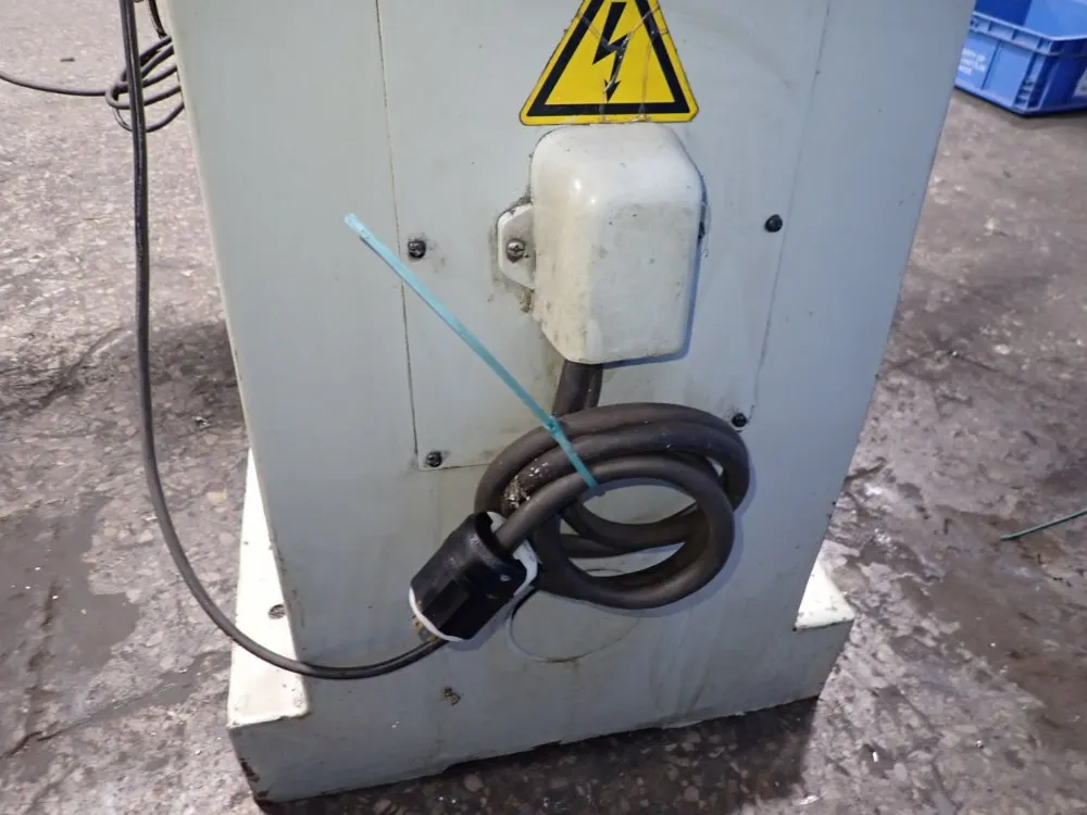 Yci Supermax 9" X 49" Vertical Mill - Ycm-16vs