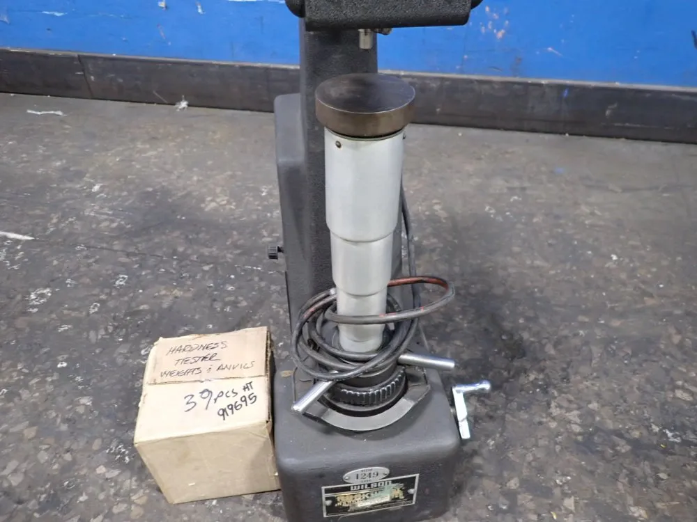 Rockwell Hardness Tester - 4js