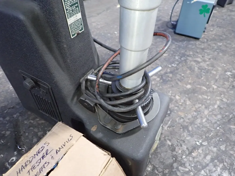 Rockwell Hardness Tester - 4js