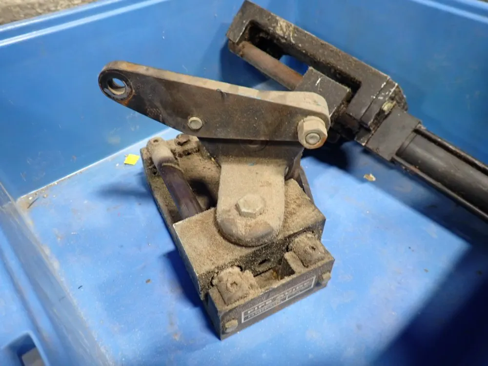 Kammberroller Toggle Clamps - 2a