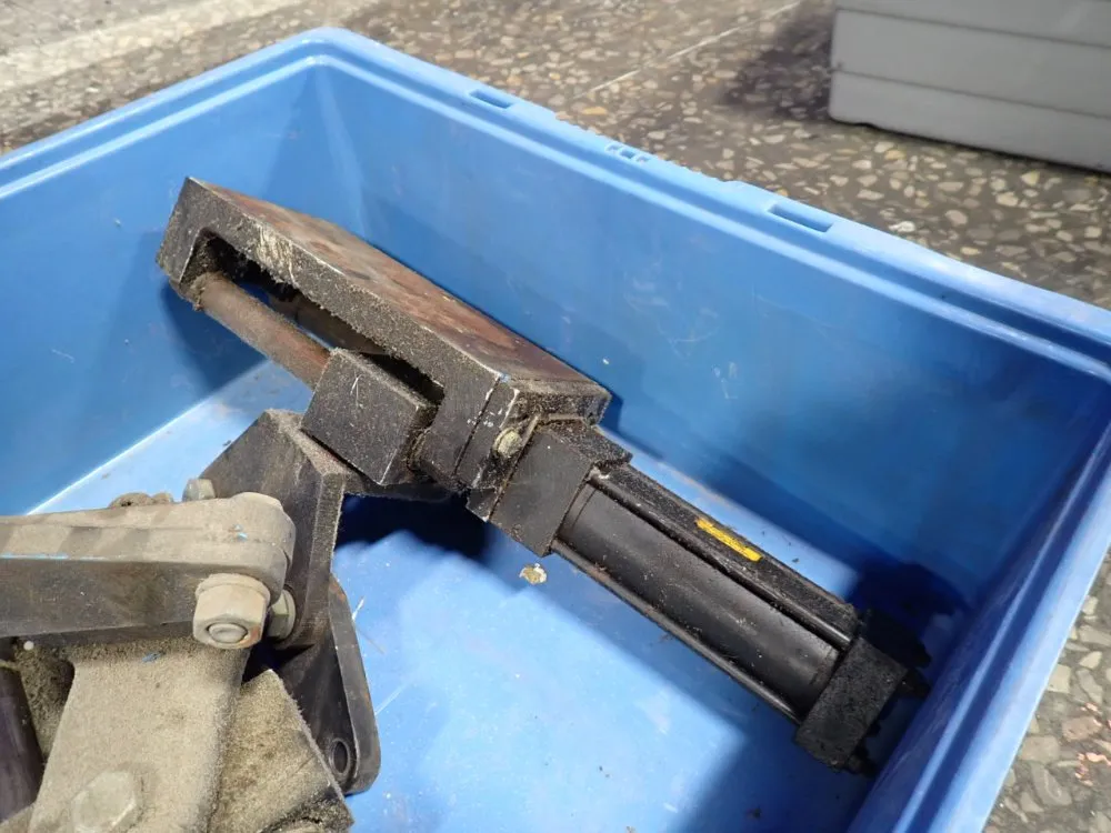 Kammberroller Toggle Clamps - 2a