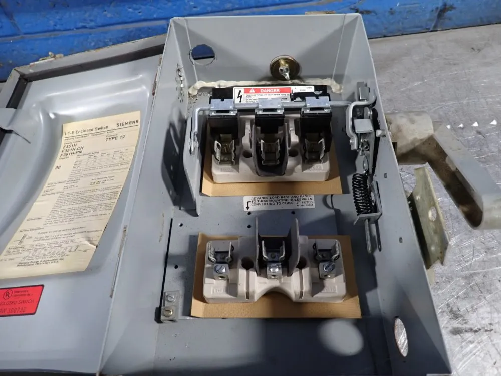Siemens 30 Amps Fusible Disconnect - F351h