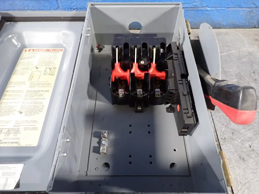 Square D 60 Amps Non Fusible Disconnect - Hu362awk