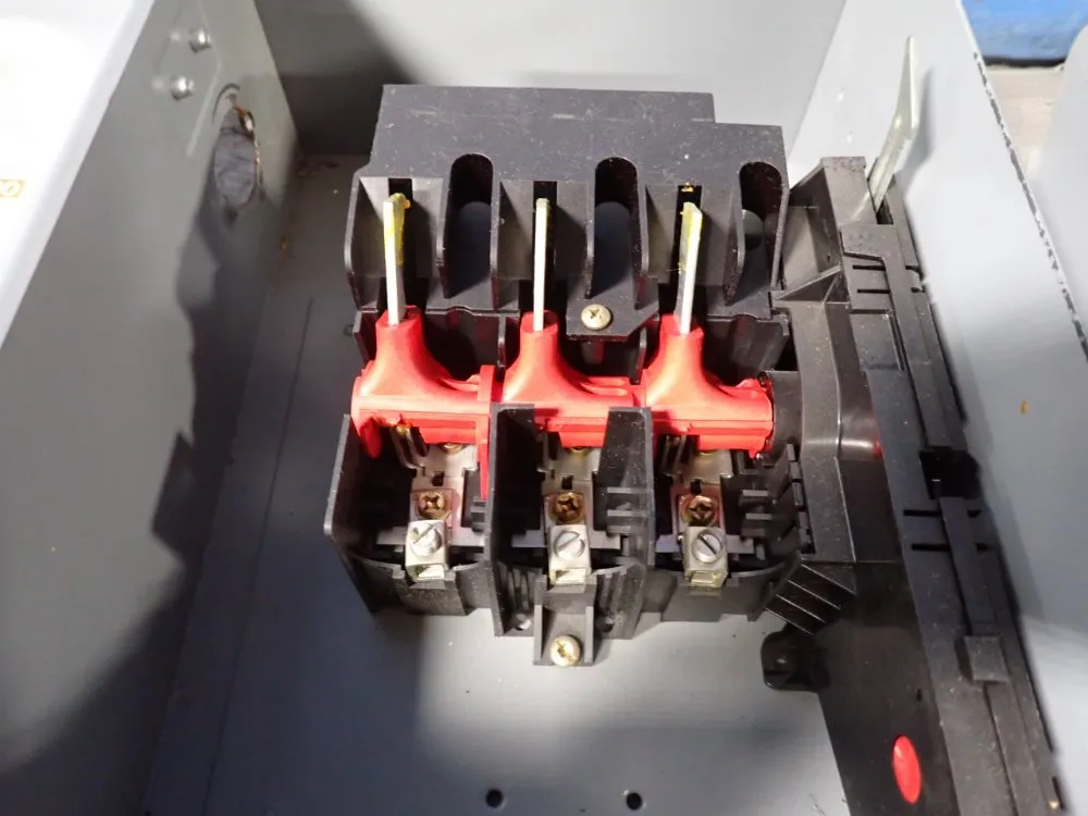 Square D 60 Amps Non Fusible Disconnect - Hu362awk