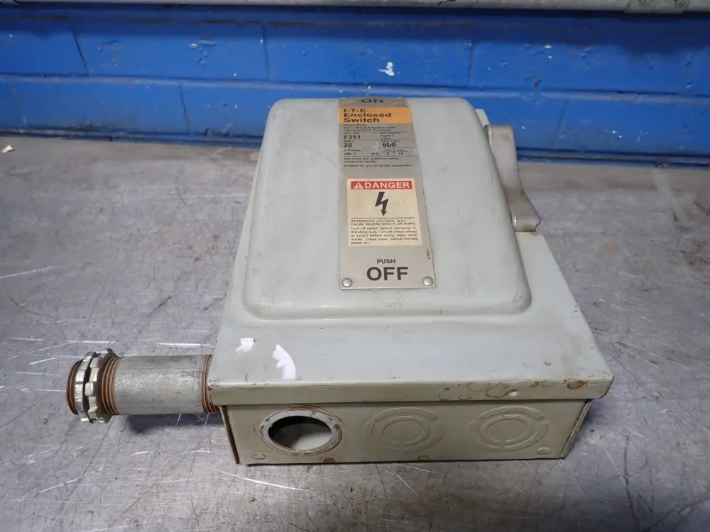 Siemens 30 Amps Fusible Disconnect - F-351