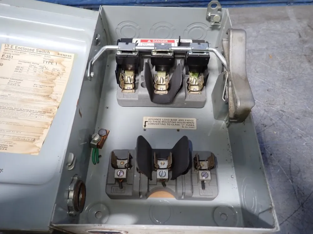Siemens 30 Amps Fusible Disconnect - F-351