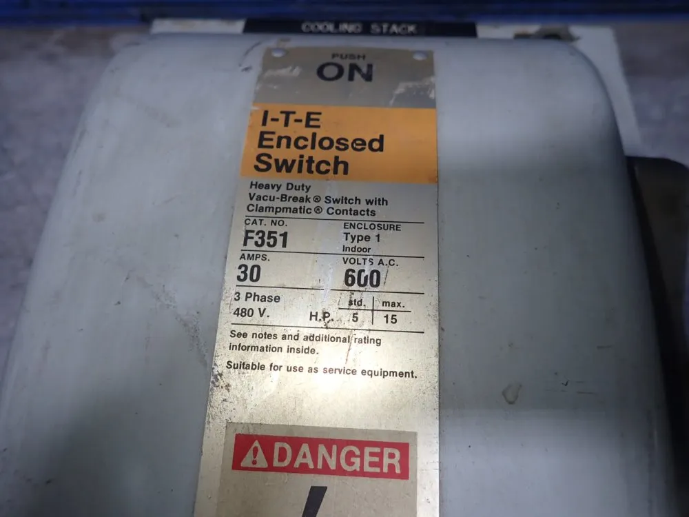 Siemens 30 Amps Fusible Disconnect - F-351