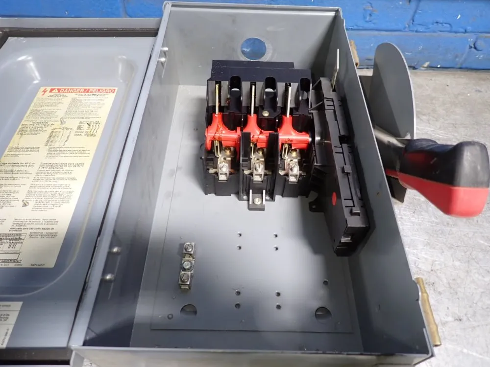 Square D 60 Amps Non Fusible Disconnect - Hu362awk