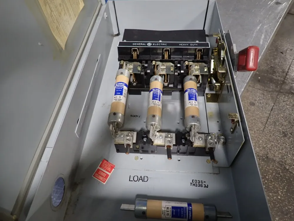 General Electric 100 Amps Fusible Disconnect - Th3363j