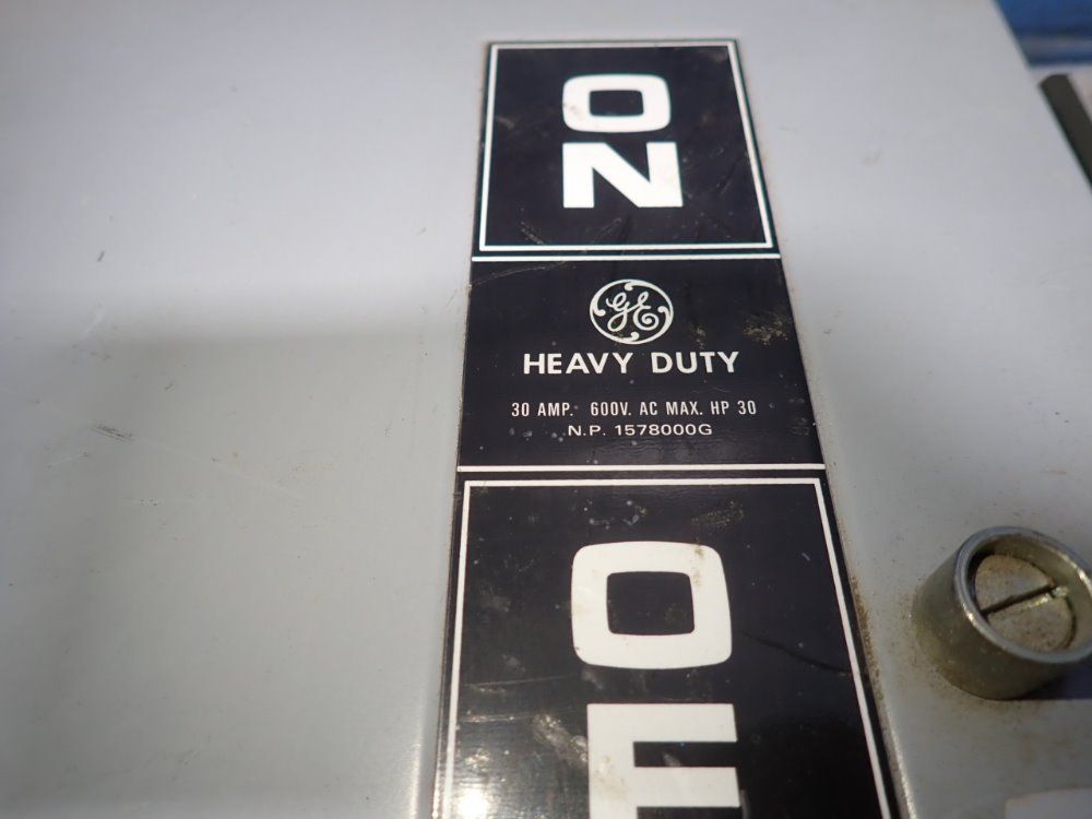 General Electric 30 Amps Non Fusible Disconnect - Thn3361j