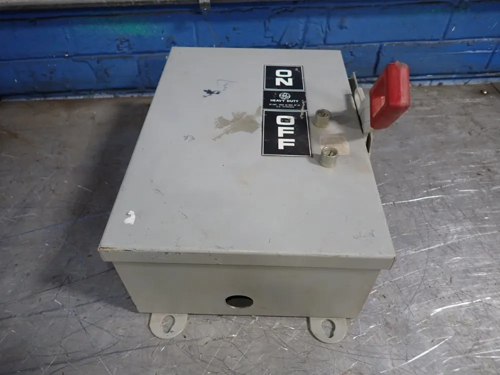 General Electric 30 Amps Non Fusible Disconnect - Thn3361j