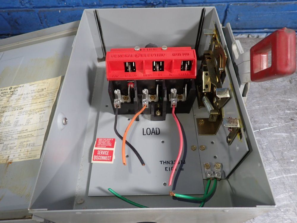 General Electric 30 Amps Non Fusible Disconnect - Thn3361j
