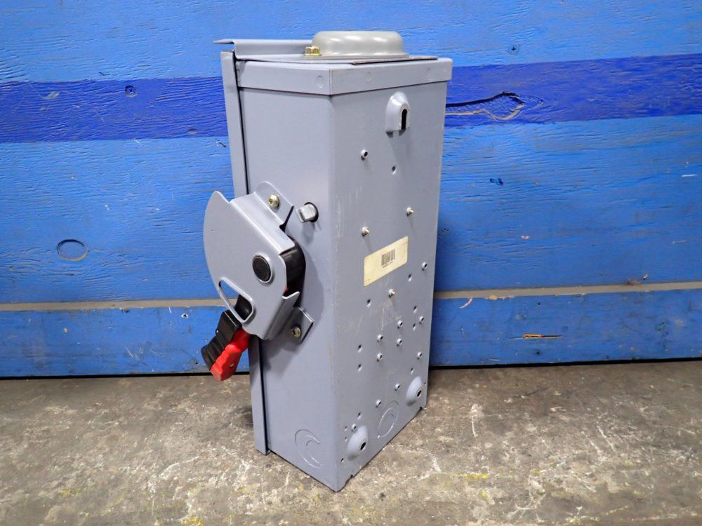 Square D 30 Amp / 600 Vac Non Fusible Disconnect - Hu361rb