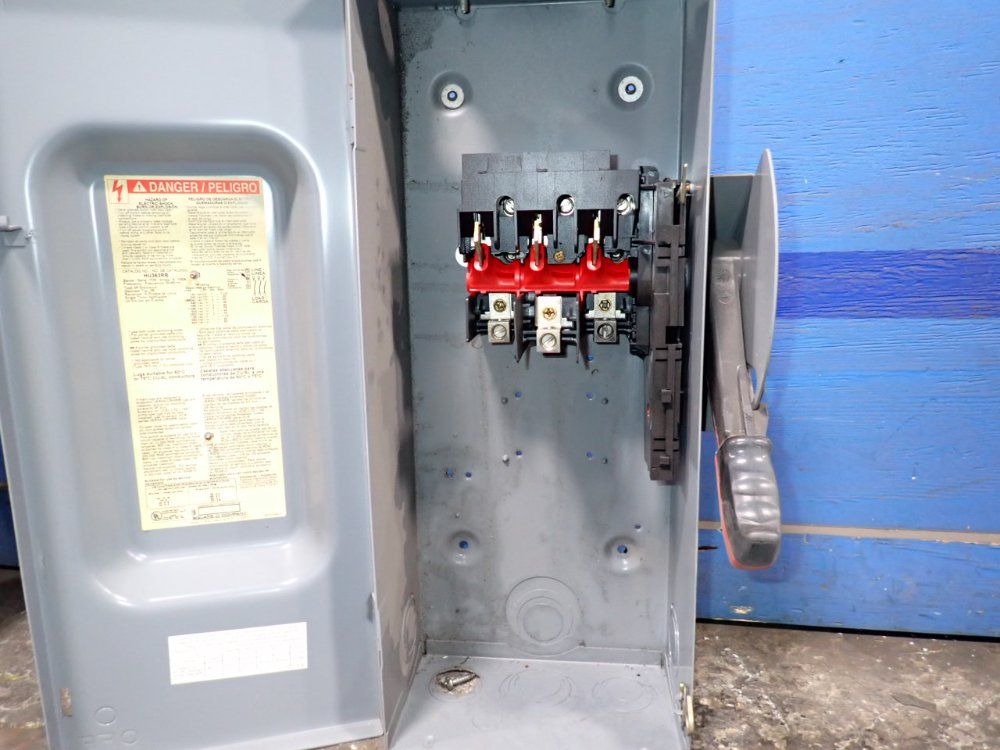 Square D 100 Amp / 600 Vac Non Fusible Disconnect - Hu363rb