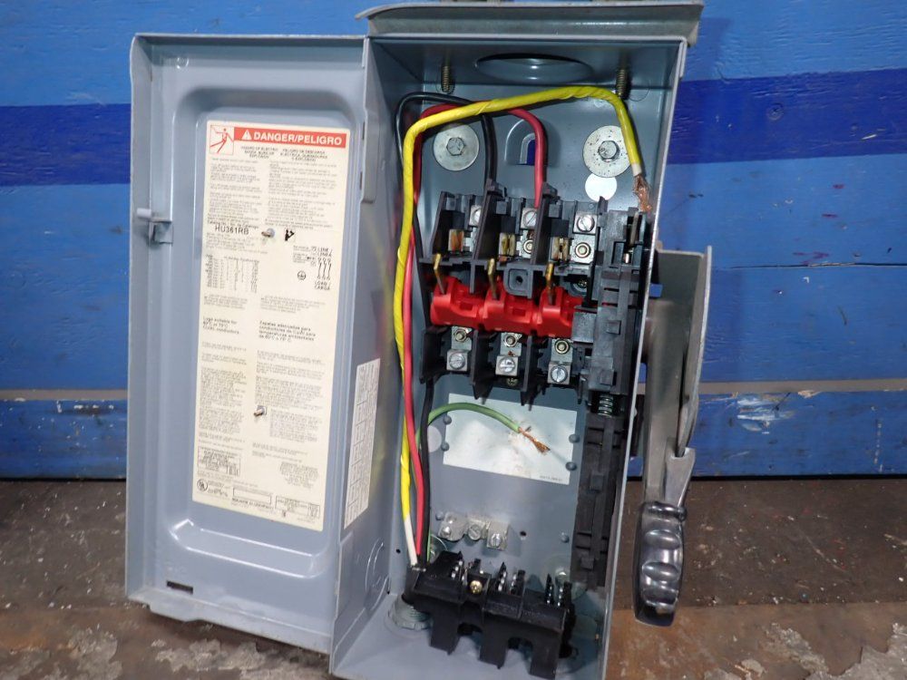 Square D 30 Amp / 600 Vac Non Fusible Disconnect - Hu361rb