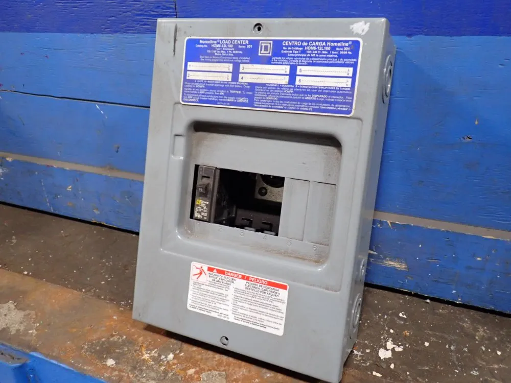 Square D 100 Amp / 120/240 Vac Load Center - Hom6-12l100