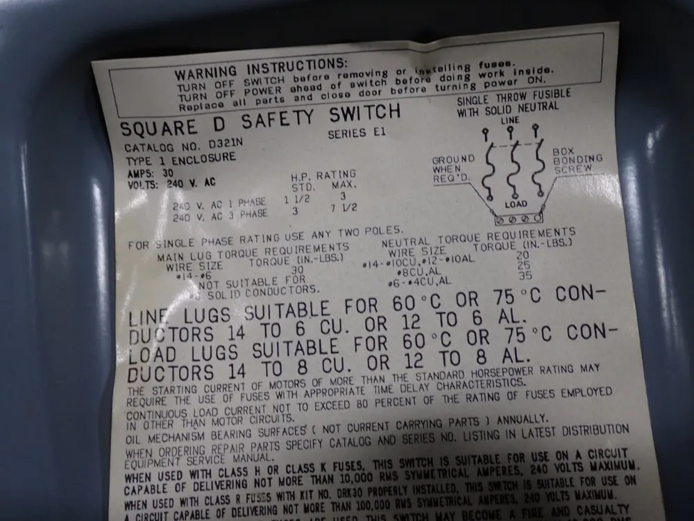 Square D 30 Amp / 240 Vac Fusible Disconnect - D321n