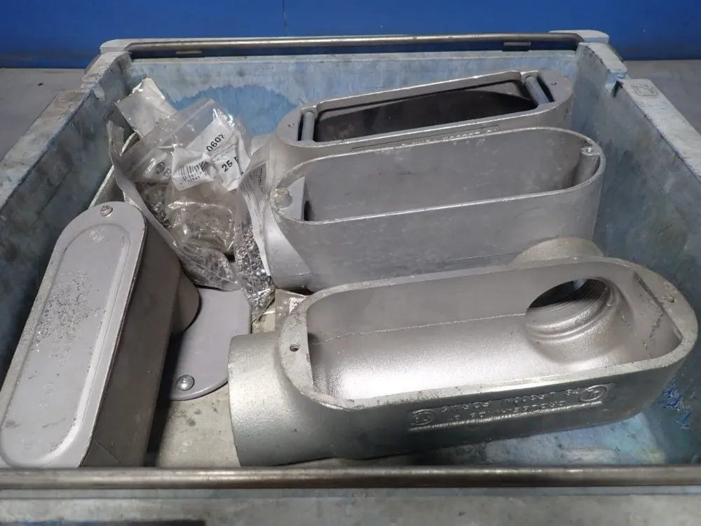 Crouse-hinds, Red-dot Conduit Body