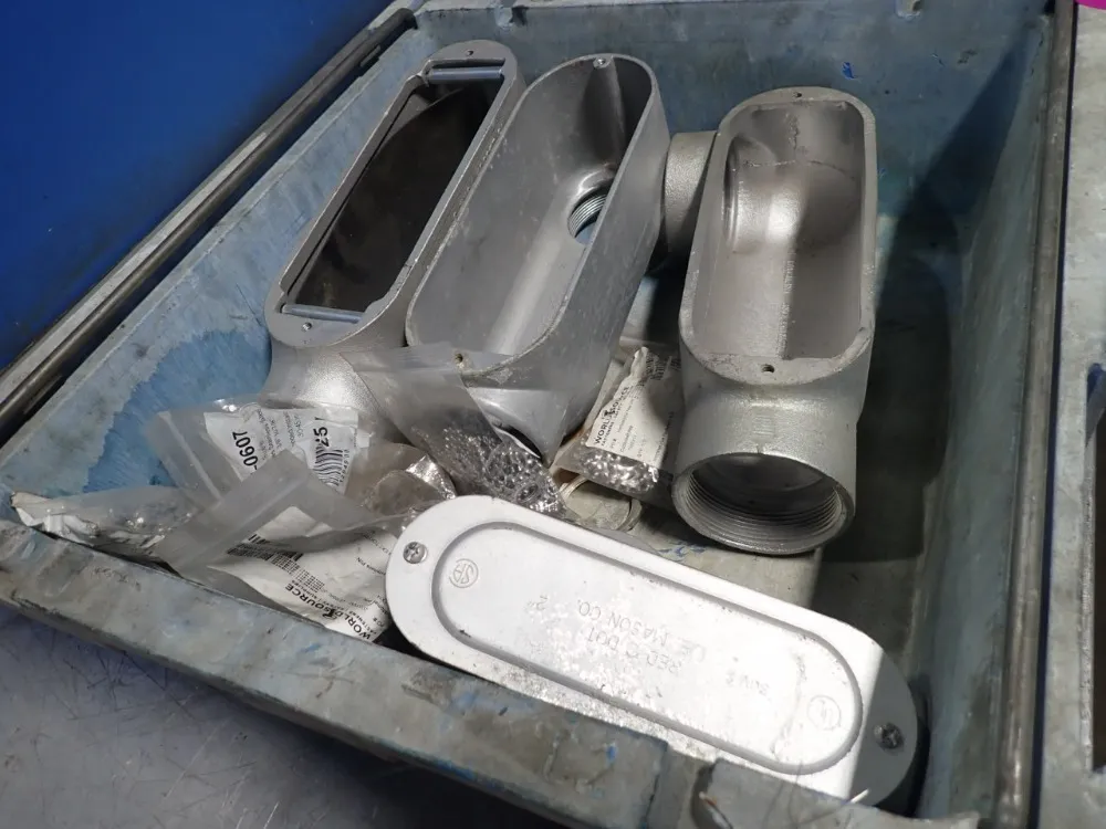 Crouse-hinds, Red-dot Conduit Body