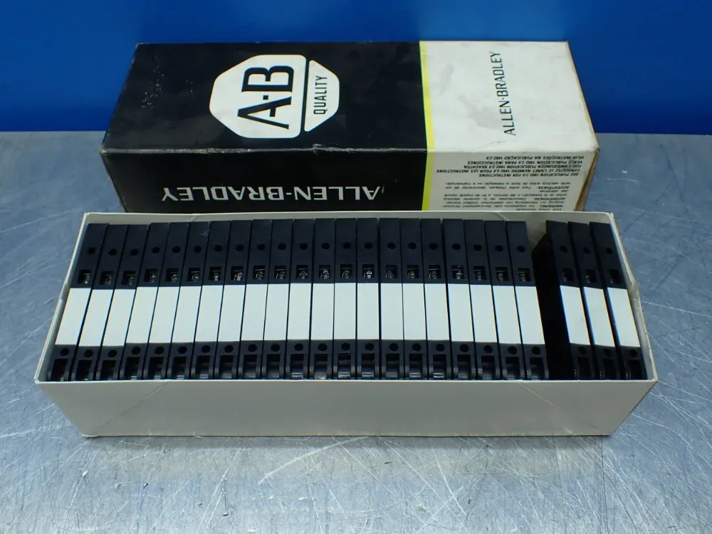 Allen-bradley 24 Terminal Blocks, Screw Connection, Fusible. - 1492-h4