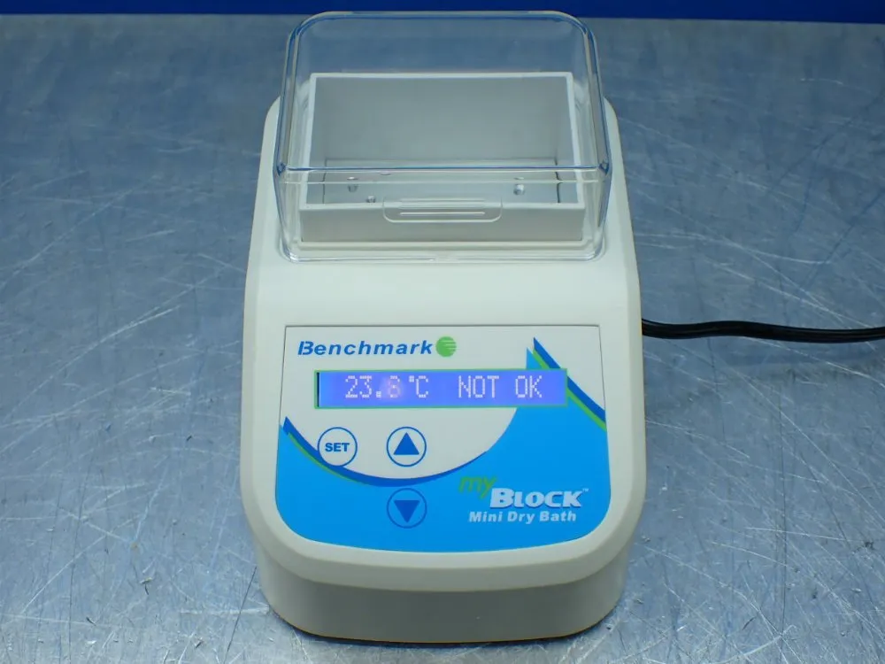 Benchmark Scientific Mini Digital Dry Bath - Bsh200