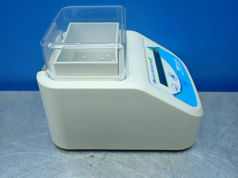 Benchmark Scientific Mini Digital Dry Bath - Bsh200