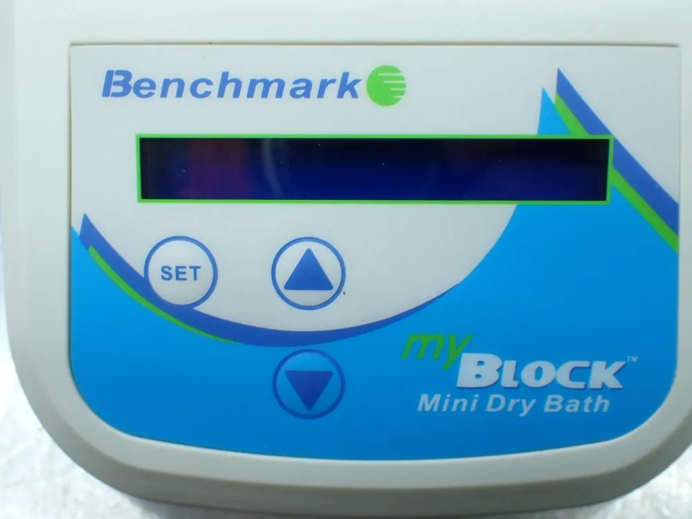 Benchmark Scientific Mini Digital Dry Bath - Bsh200