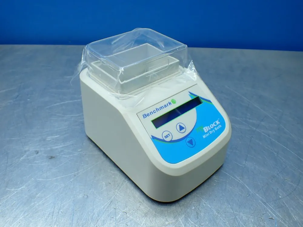 Benchmark Scientific Mini Digital Dry Bath - Bsh200
