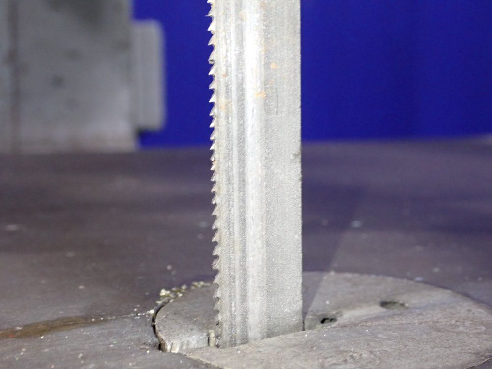 Tannewitz 23 1/2" / 36 1/2" Vertical Band Saw - 101589