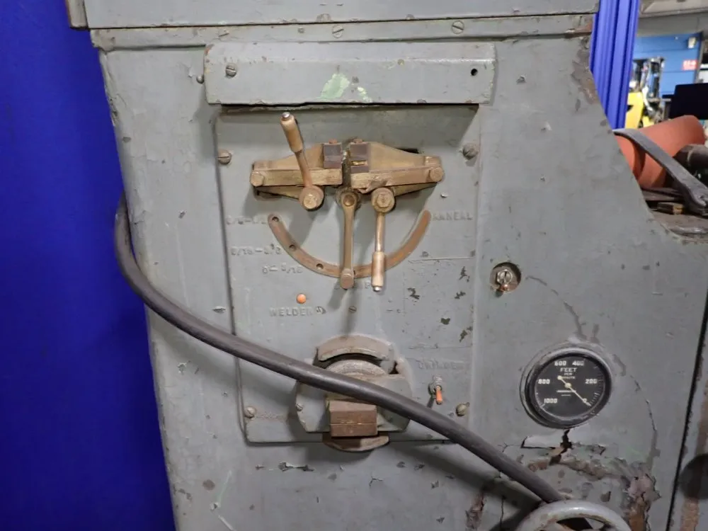 Tannewitz 23 1/2" / 36 1/2" Vertical Band Saw - 101589