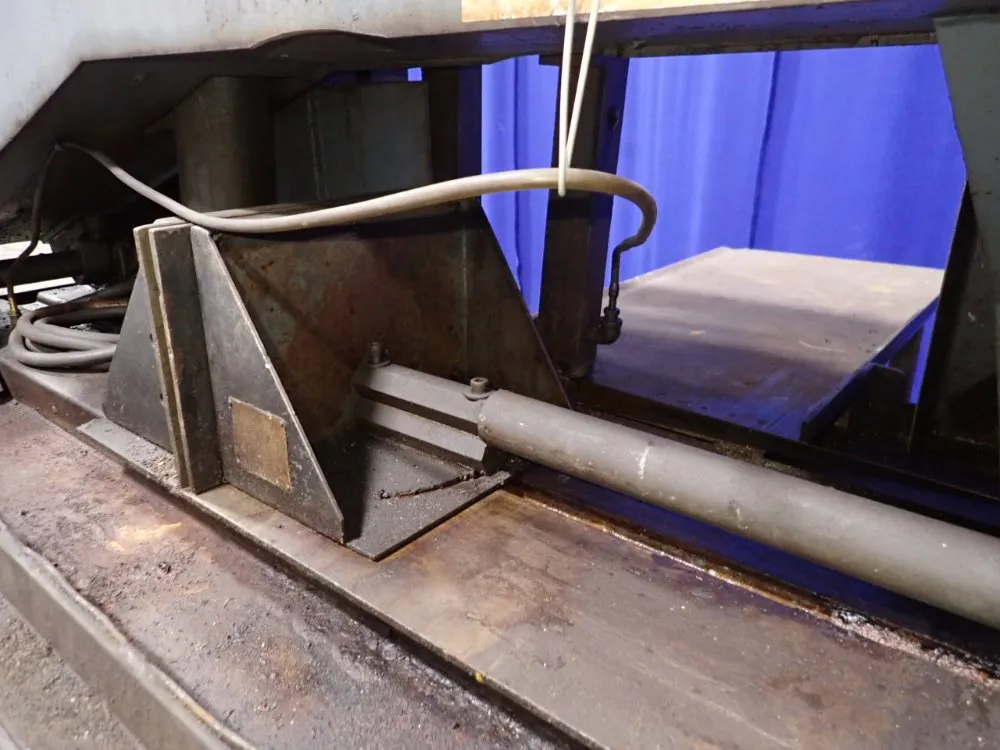 Doall 13 1/2" X 20" Horizontal Band Saw - C-8