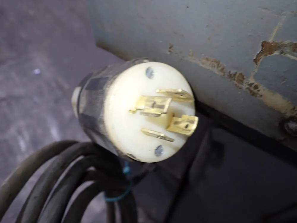 Doall 13 1/2" X 20" Horizontal Band Saw - C-8