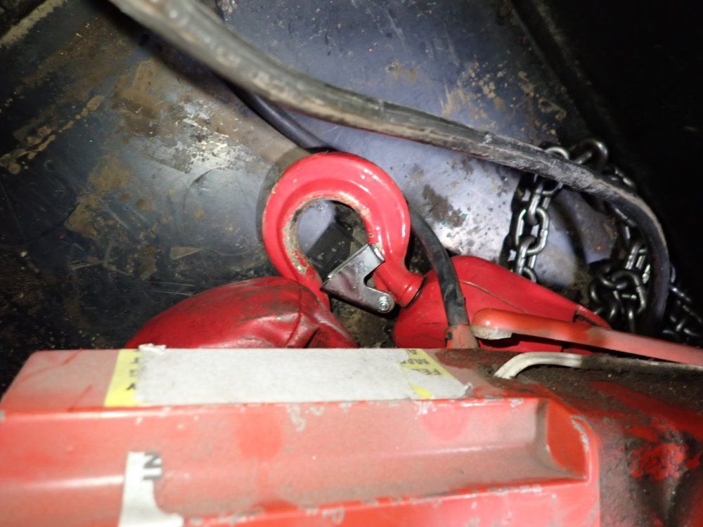 Dayton 550 Lbs Chain Hoist - 4z8118