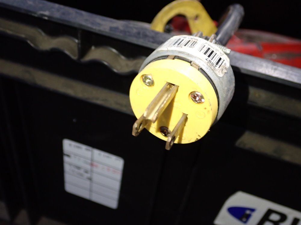 Dayton 550 Lbs Chain Hoist - 4z8118