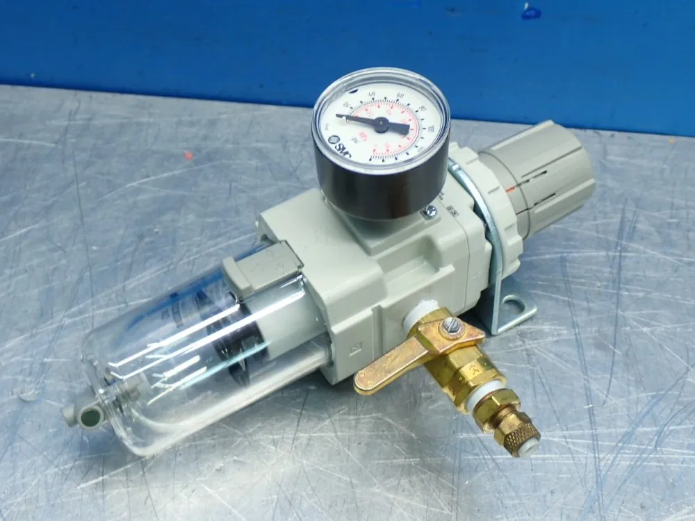 Smc 3/8 Port Size, Npt Thread 7-125psi Integrated Filter Regulator - Aw30-n02-z-b