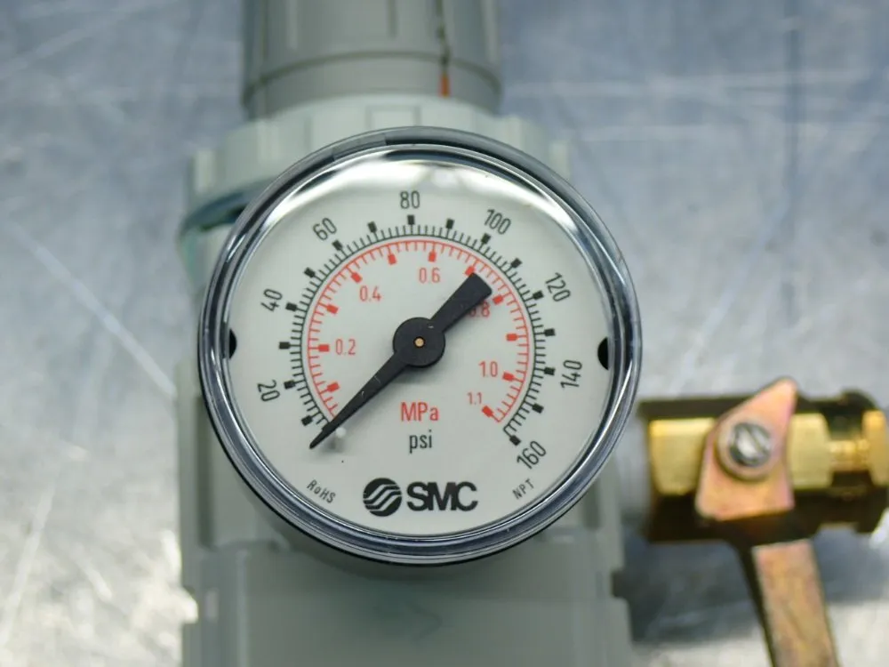 Smc 3/8 Port Size, Npt Thread 7-125psi Integrated Filter Regulator - Aw30-n02-z-b