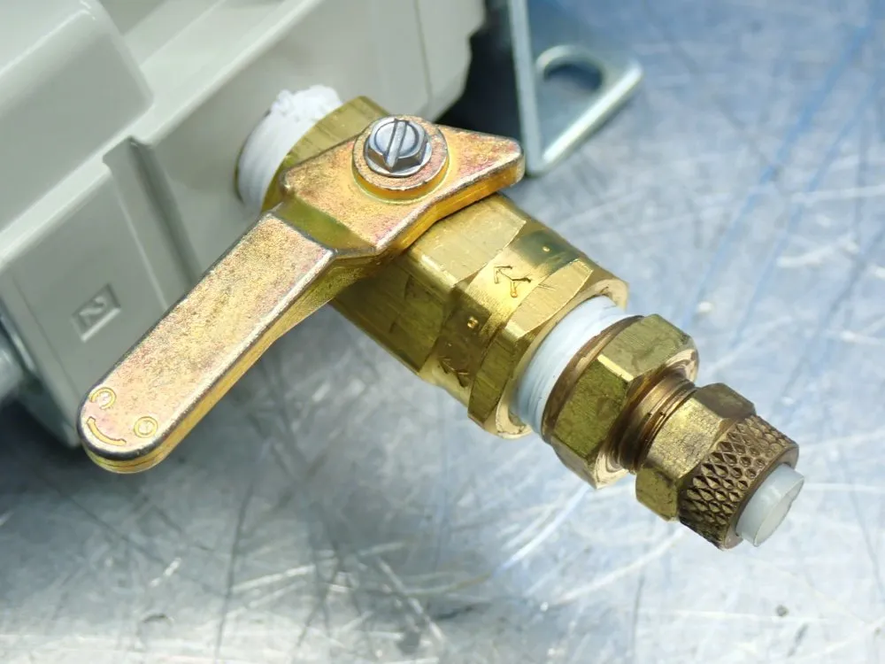 Smc 3/8 Port Size, Npt Thread 7-125psi Integrated Filter Regulator - Aw30-n02-z-b