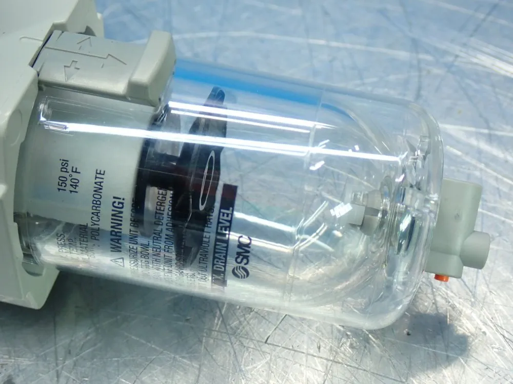 Smc 3/8 Port Size, Npt Thread 7-125psi Integrated Filter Regulator - Aw30-n02-z-b