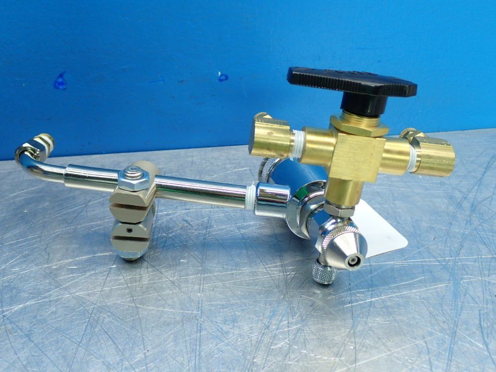 Swagelok 2500psig 40-series Brass 3-way Ball Valve Assembly - B-43xf4