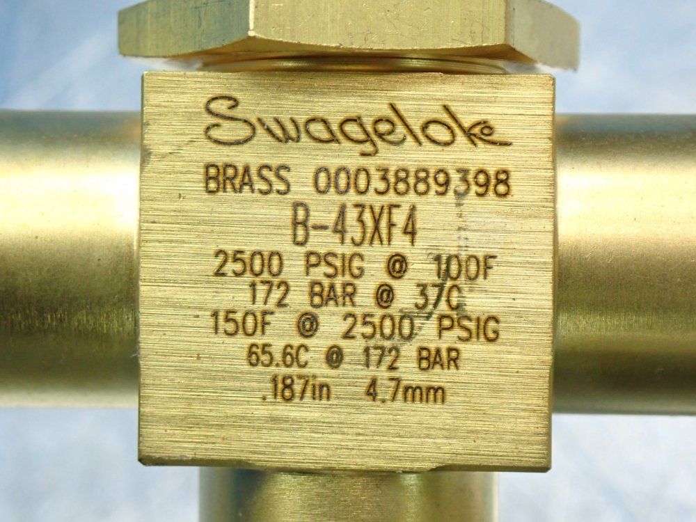 Swagelok 2500psig 40-series Brass 3-way Ball Valve Assembly - B-43xf4