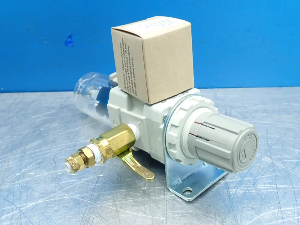 Smc 3/8 Port Size, Npt Thread 7-125psi Integrated Filter Regulator - Aw30-n02-z-b